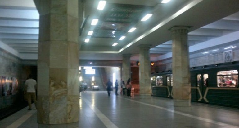 Bakı metrosunda faciə: Ölən var