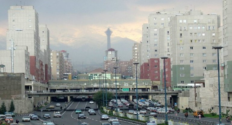 Ermənistanın yeddi naziri Tehrana gedir