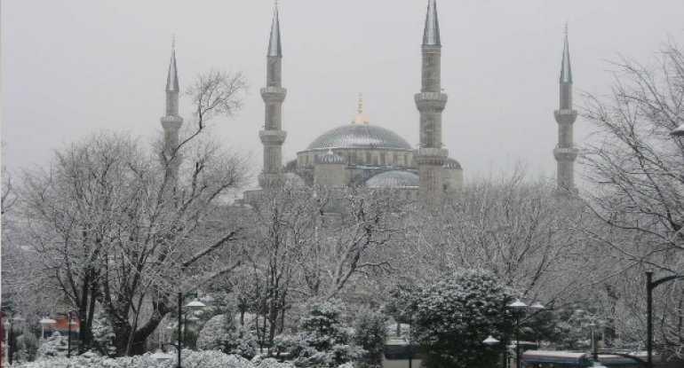 Türkiyədə dərslərə fasilə verilib