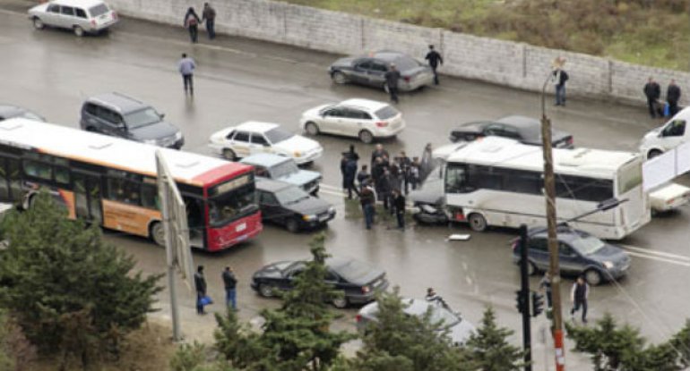 Bakıda yol qəzaları ən çox nə vaxt və harada baş verir?