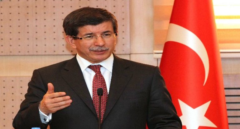 Davudoğlu: “Biz Ermənistanla sülh üçün səylər göstərməliyik”