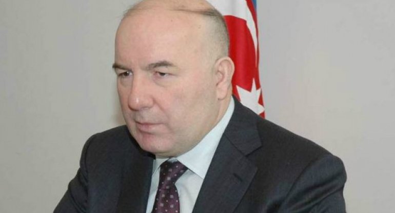 Elman Rüstəmov: “Bu cür kreditlər yüksək faizlə verilir”