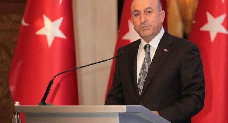 Mövlud Çavuşoğlu Xocalı faciəsi qurbanlarının xatirəsini anıb