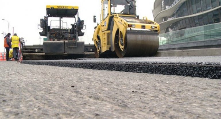 Bakıda daha bir yol təmir olunur