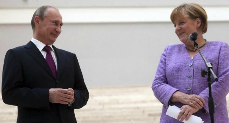 Merkel Moskvaya getməkdən imtina etdi