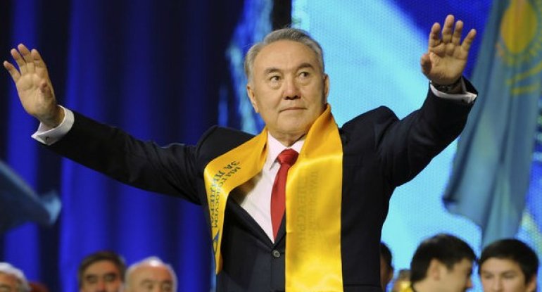 Nazarbayev prezident seçkilərinə gedir