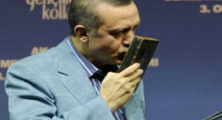 Türkiyə prezidenti öldürülən prokurora görə Quran oxudu