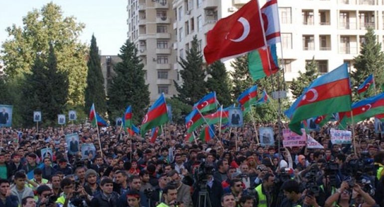 Mitinq başa çatdı, polis 1 nəfəri saxladı