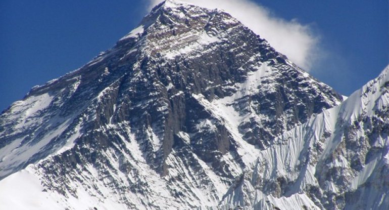 Everest dağı deşiləcək