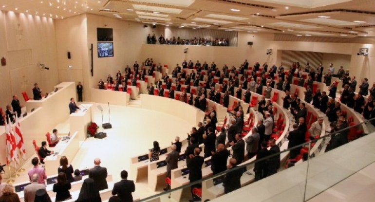 Gürcüstan parlamentində yeni hökuməti təsdiqləmək üçün səsvermə keçiriləcək