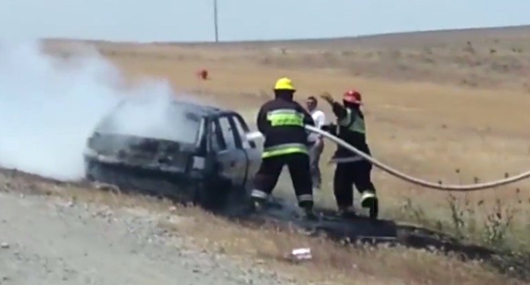 Bakı-Şamaxı yolunda avtomobil alışdı