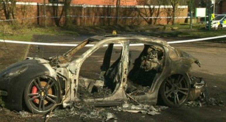 Bakıda 150 min manatlıq “Porche” qəzaya düşdü