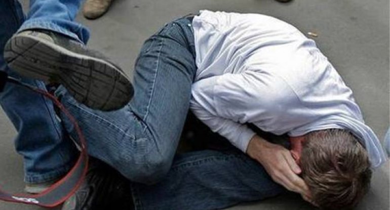 Bakıda polisi və onun həyat yoldaşını döydülər