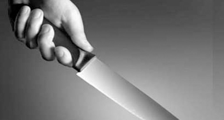 Bıçaqlanan polisin kimliyi məlum oldu