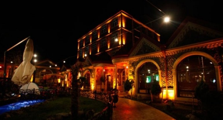 Bakıda məşhur hotel yandı