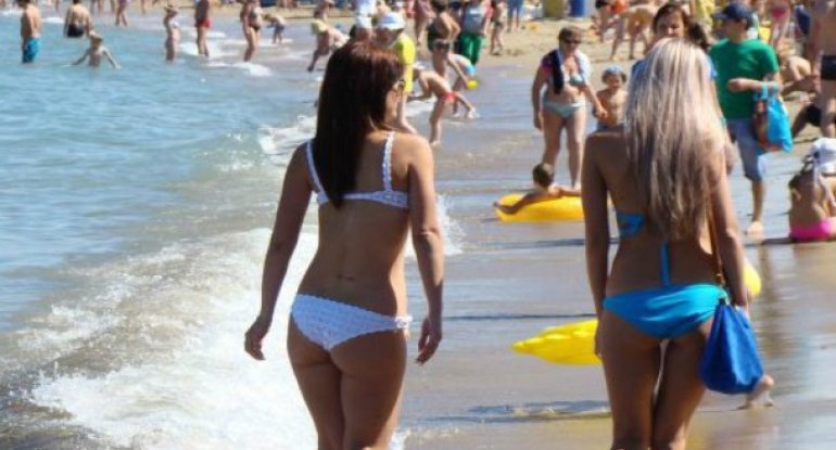 Bakıda 3 nəfər oğlan gənc qızı “AquaPark”da döydülər