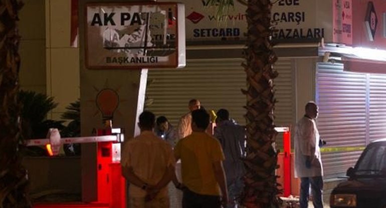 AKP binasına bombalı hücum