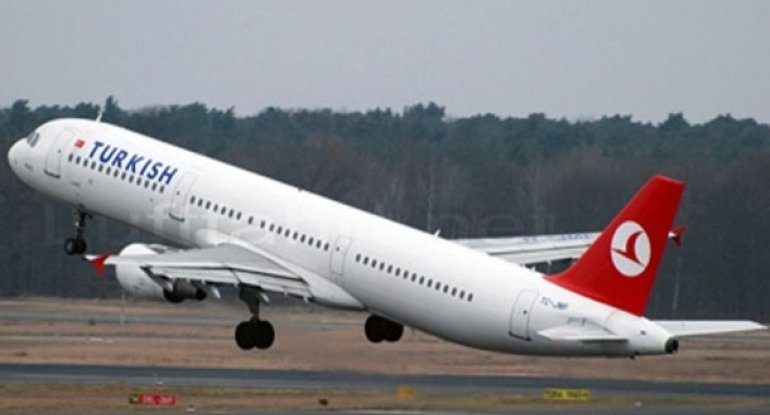 Türkiyə sərnişin təyyarəsi məcburi eniş etdi