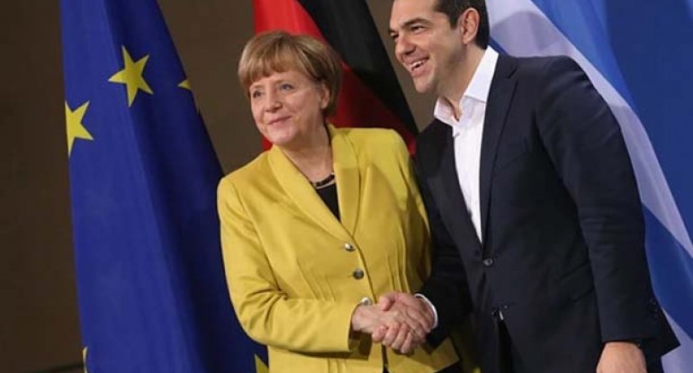 Merkel və Tsipras telefonla danışıblar