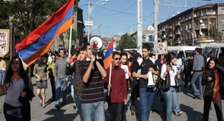 Ermənistanda ictimai gərginlik artır