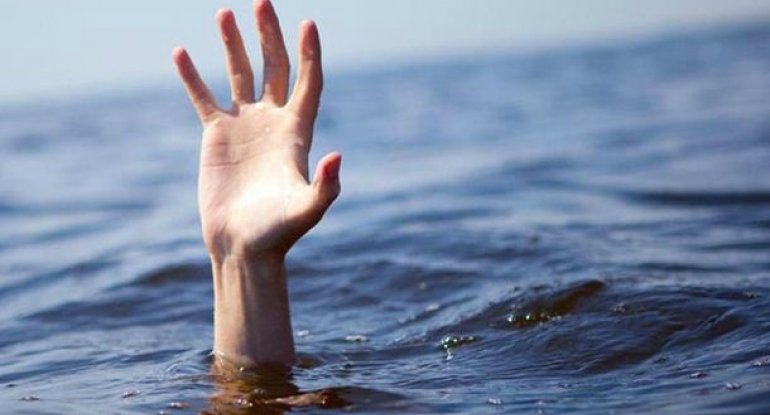 59 yaşlı kişi özünü gölə ataraq intihar etdi