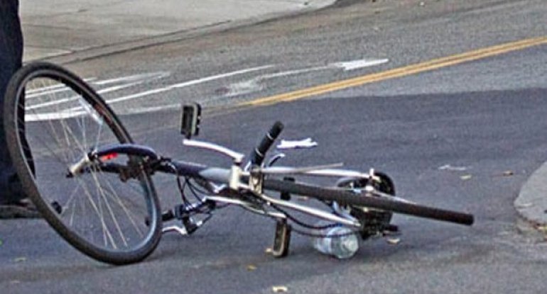 Göyçayda avtomobil 12 yaşlı velosipedçini vurdu