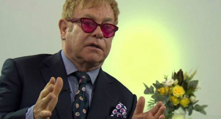Elton John Putinə zəng vurdu
