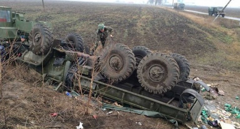 Ermənistanda hərbi maşın uçuruma yuvarlandı