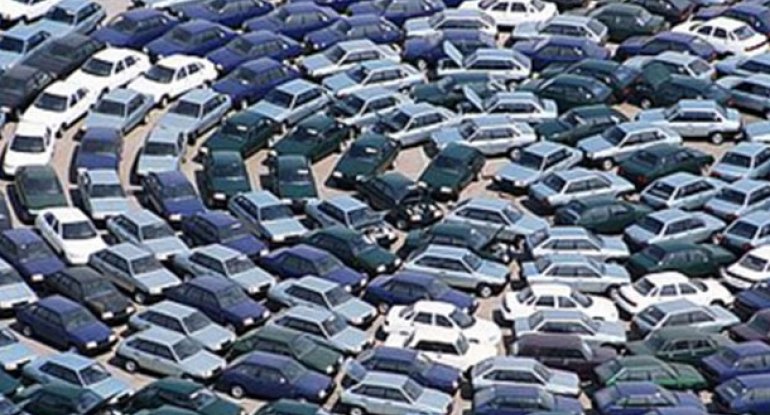 Azərbaycan avtomobil idxalını 50%-dən çox azaltdı