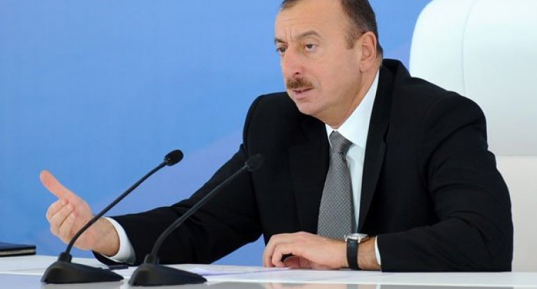 Azərbaycan prezidenti ABŞ Hərbi Dəniz Qüvvələrinin katibini qəbul etdi