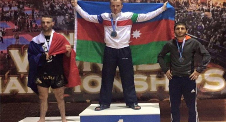 Eduard Məmmədov ermənini diz çökdürdü, 22-ci dəfə dünya çempionu oldu
