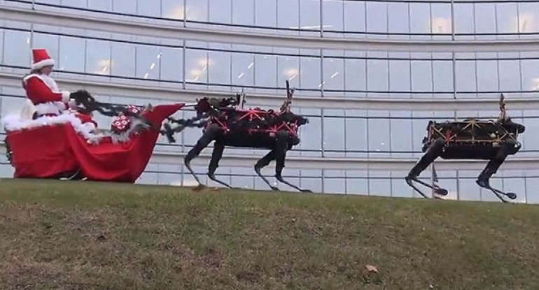 Santa-Klausun xizəyi üçün robot antiloplar