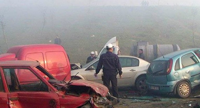 Türkiyədə ağır yol qəzası: 9 ölü, 30 yaralı