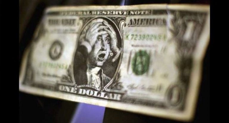 “Reuters” Bakıda dolların «qara bazarı»ndan yazdı