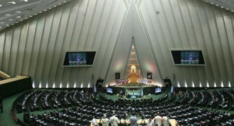İranda parlament namizədlərinin tərəfdarları dava etdi