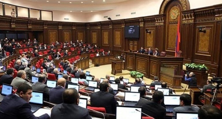 Ermənistanın dövlət borcu 5 milyard dolları keçib