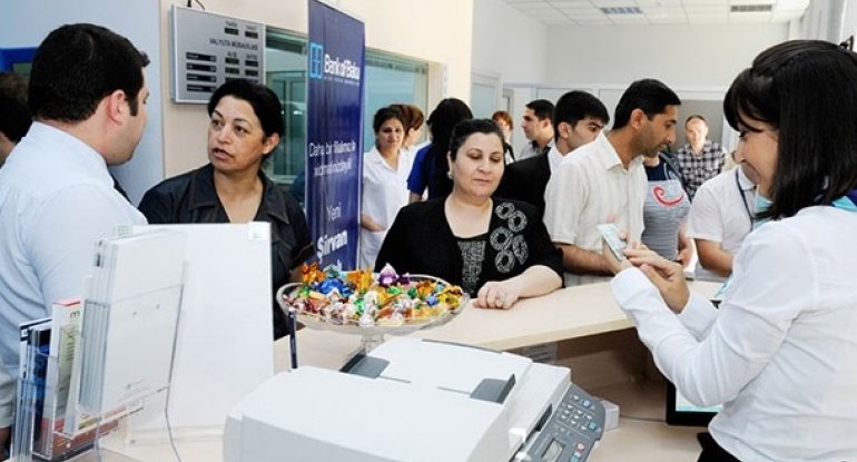 Kreditini ödəmədi, maaş kartı bloklandı