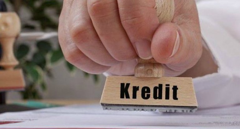 Azərbaycanda problemli kreditlər azalıb