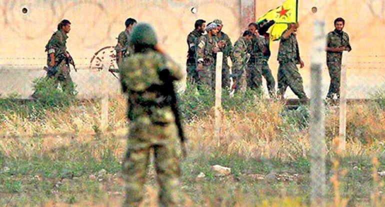 YPG Əsədin əsgərlərinə hücum etdi, Suriya yenidən qarışdı