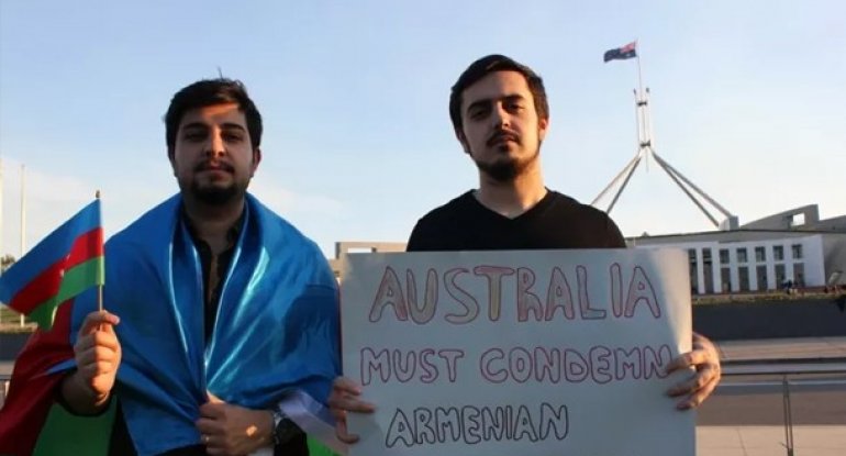 Avstraliyada yaşayan azərbaycanlılar parlament binası qarşısında aksiya keçiriblər