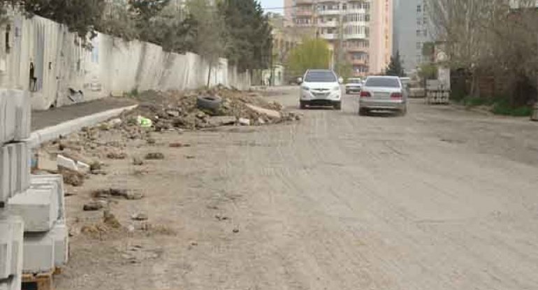 Xətai rayonu Sadıqcan küçəsi təmir olunur