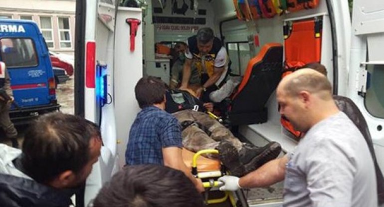 Türkiyədə canlı bomba məscidi partlatdı