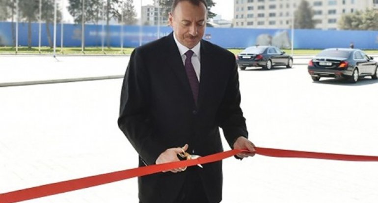 Prezident SOCAR-ın yeni inzibati binasının açılışında