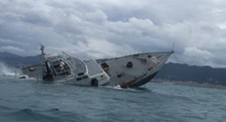 Yunanıstan sahillərində içərisində 700 nəfər olan gəmi batıb
