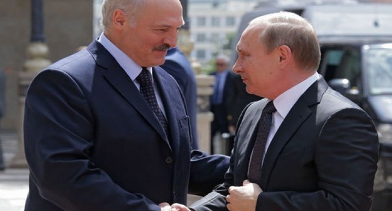 Putin Lukaşenkoya kifayət qədər yata bilməməsindən şikayət edib