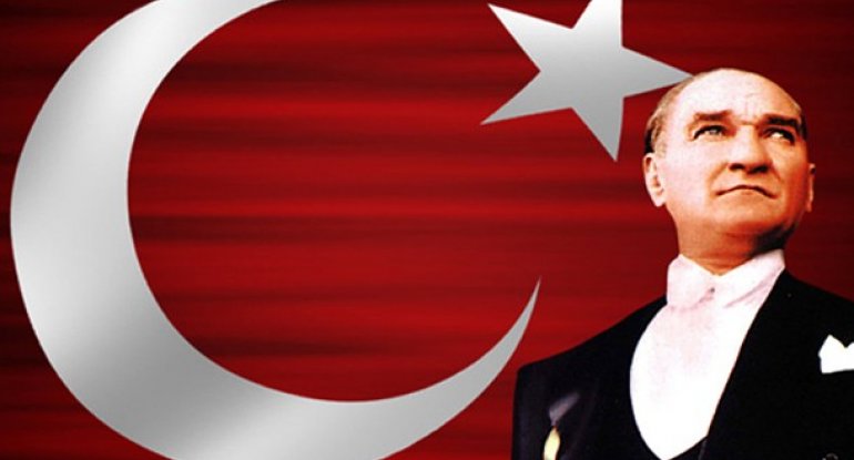 Azərbaycanlıların Atatürk sevgisi türkləri riqqətə gətirdi