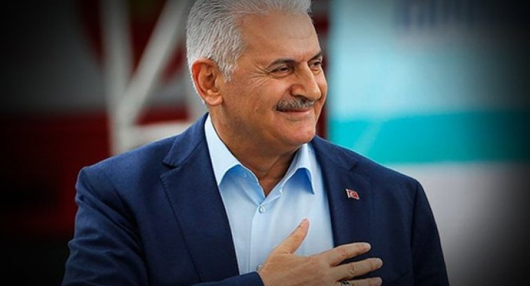Binali Yıldırım 1500 nəfər barəsindəki məhkəmə şikayətini geri götürdü
