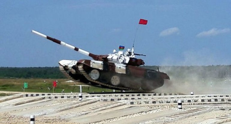 Azərbaycan tankçıları erməniləri qabaqladı