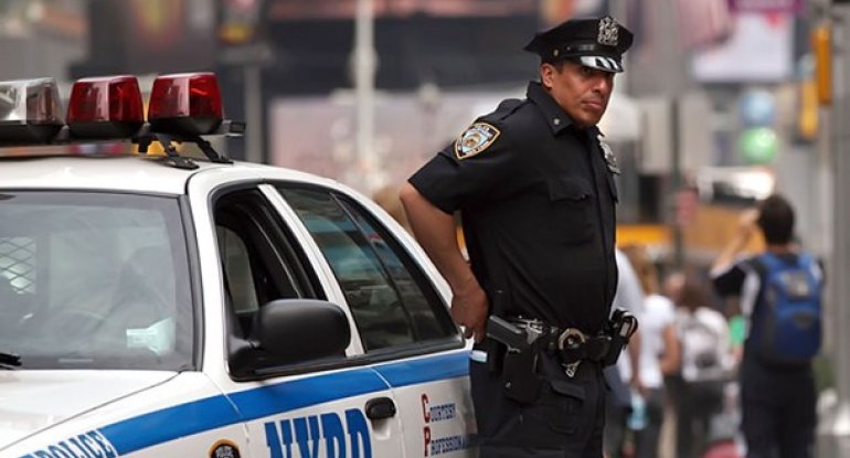 Amerikada seminar zamanı polis qoca qadını güllələdi
