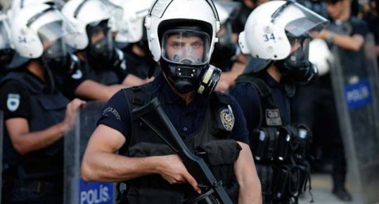 Türkiyədə daha 95 polis qovuldu
